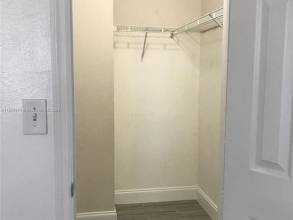 5th image of 230 SW 117th Ter #11204