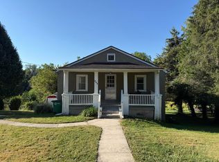 945 Montgomery St, Christiansburg, VA 24073