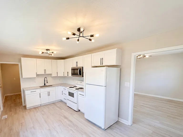 1101 Fontana St — Photo 5