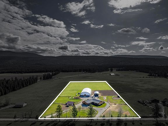 3rd image of 135 Honeysuckle Rd