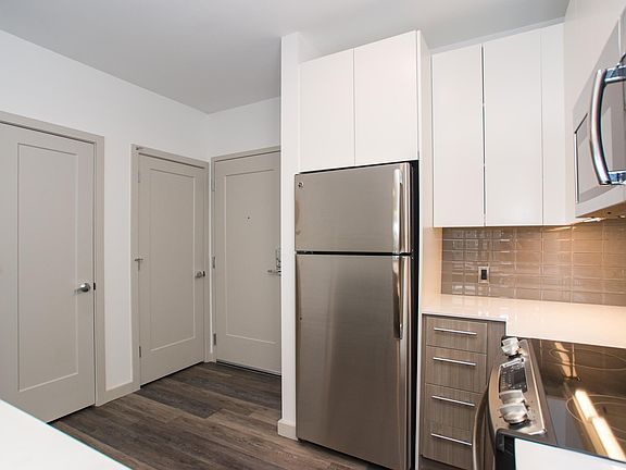 4th image of 180 Telford St Unit 306