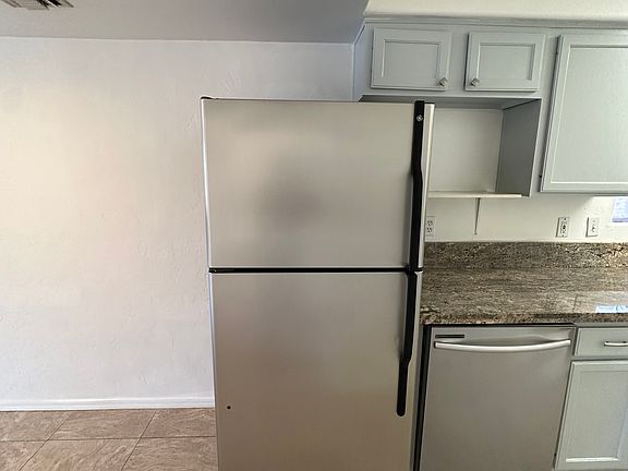 5th image of 1005 E Water St #1