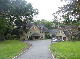 28 Lookout Rd, Mountain Lakes, NJ 07046