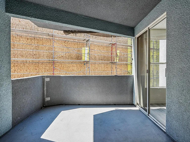 11657 Oxnard Str. — Photo 48