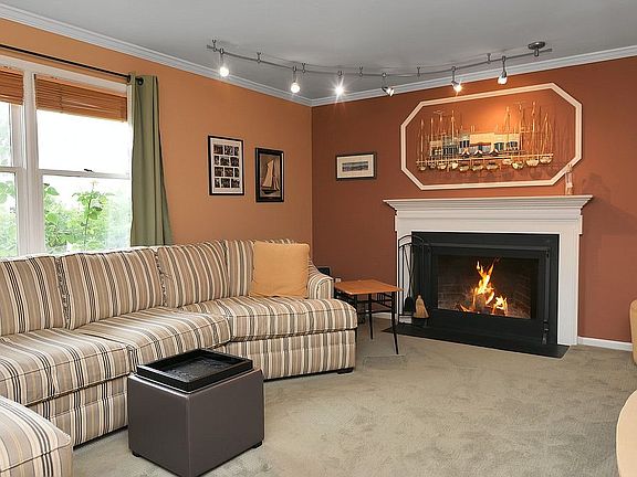 3rd image of 392 James Woods Ct