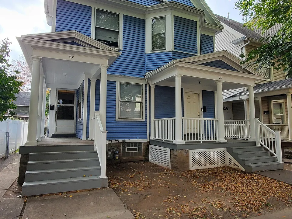27 Harvard St