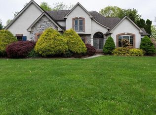 16 Cherish Dr, Camp Hill, PA 17011