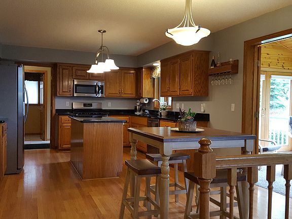 2nd image of 8405 Emerald Ln