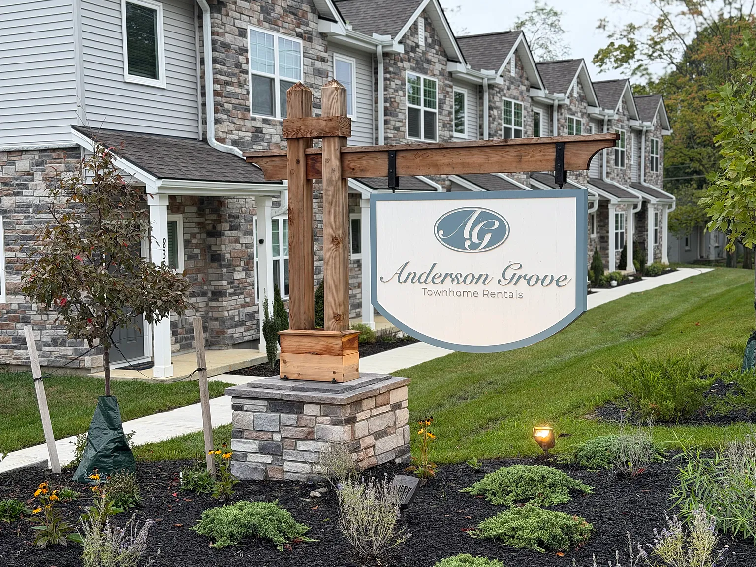 3 bed, 2.5 bath, 1710 sqft, $2,400 — Photo 1