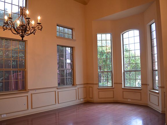 4th image of 2632 Creekway Dr