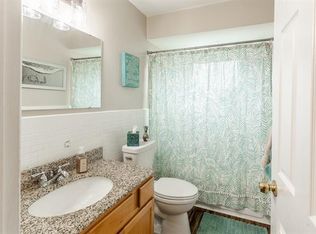 1942 Axtell Dr APT 6, Troy, MI 48084