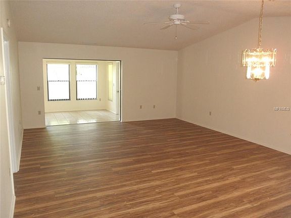 4th image of 4633 Oak Hill Dr