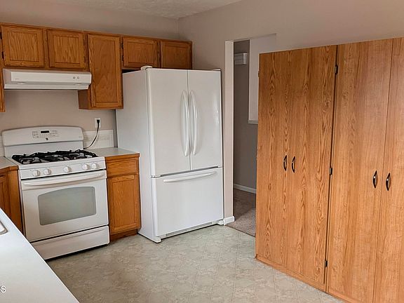3rd image of 8671 W David St