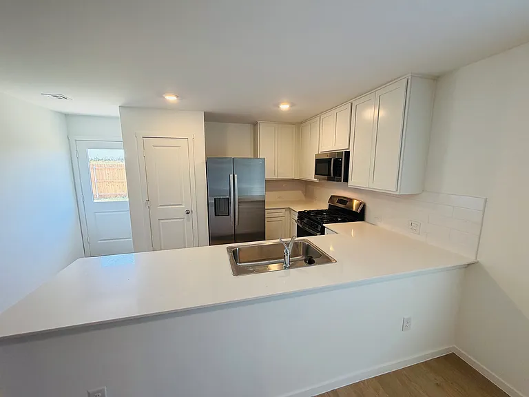 2704 NW 203rd St — Photo 13