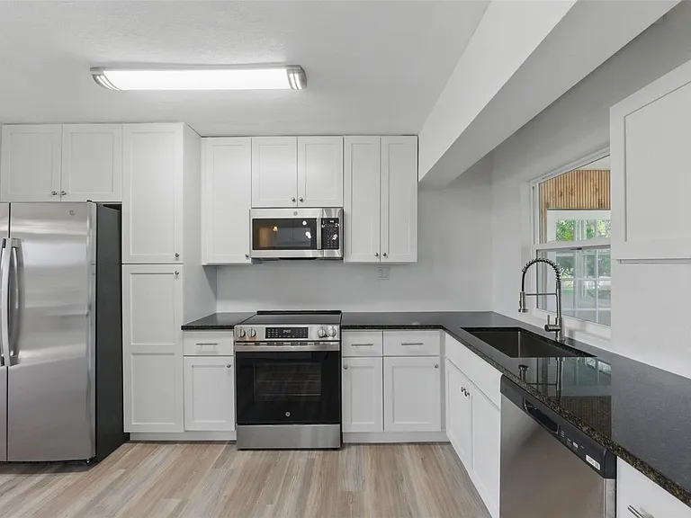 8812 Oakwood Dr — Photo 15