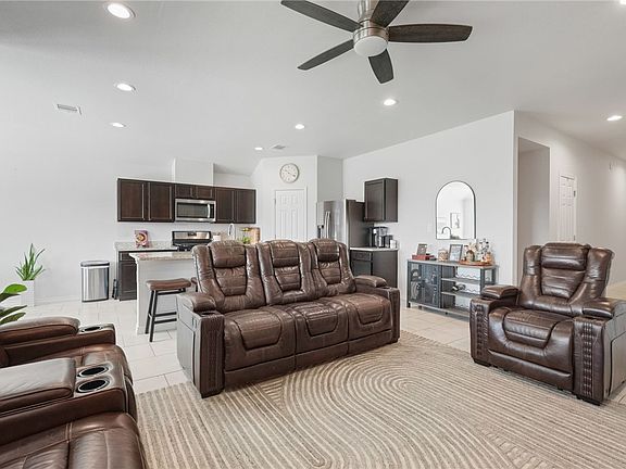 3rd image of 3918 Shiva Dr