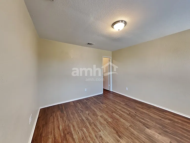 9829 Sparrow Hawk Ln — Photo 15