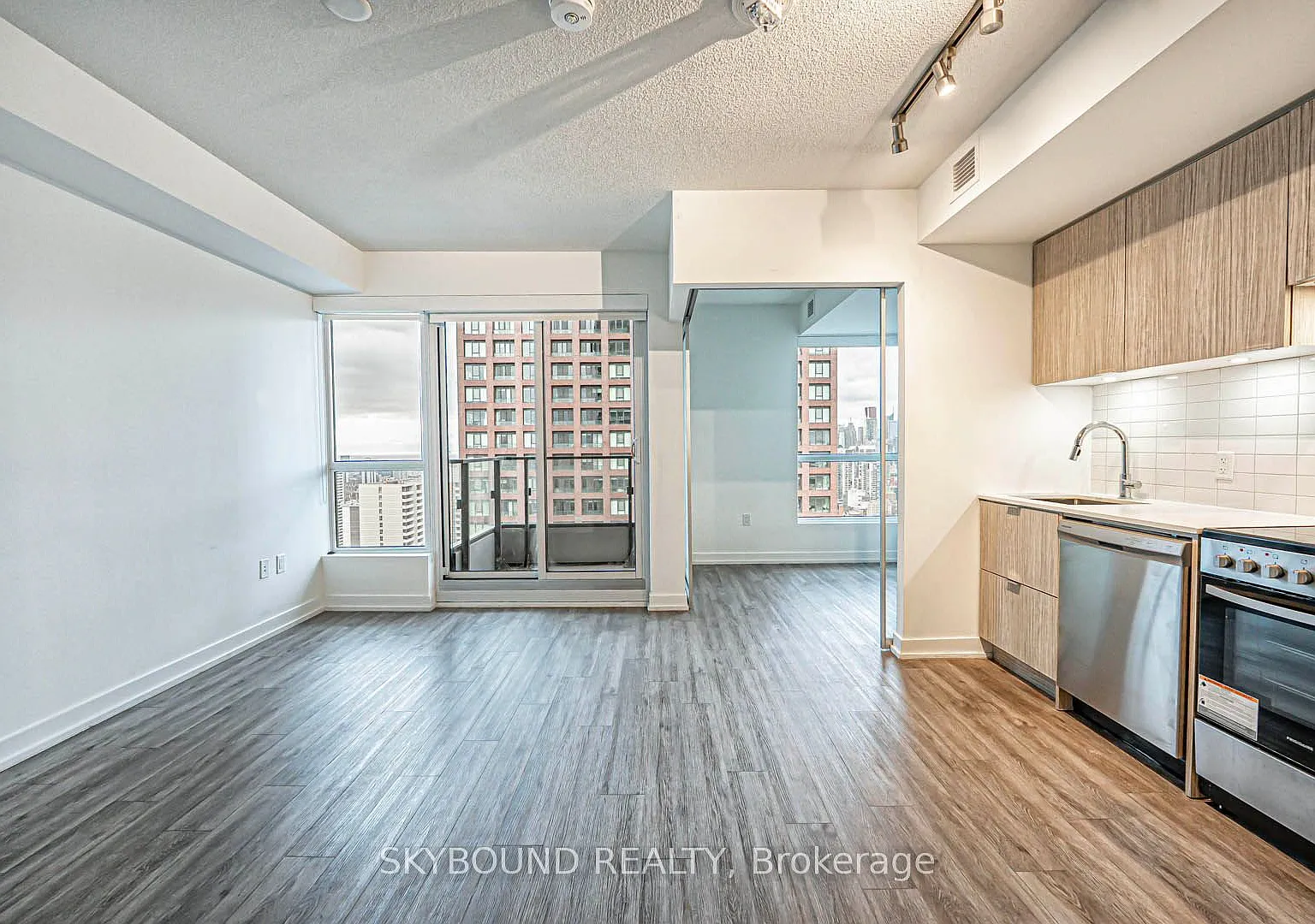 2 bed, $2,500 — Photo 4