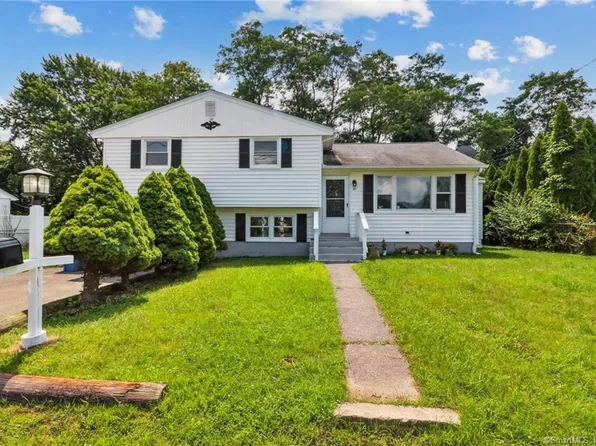 41 Buckland Drive, Waterbury, CT 06704