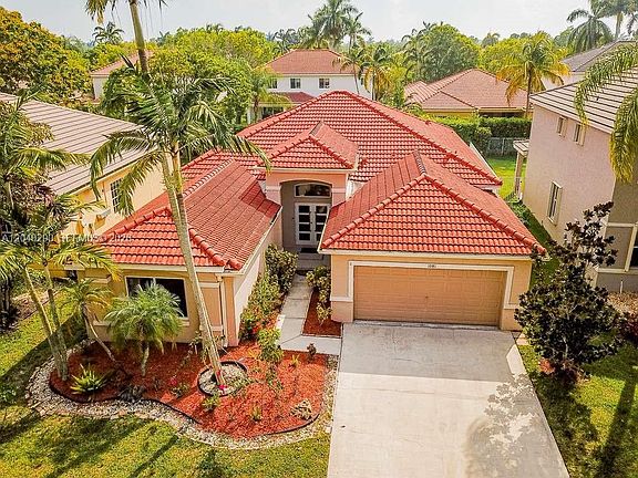 2nd image of 1081 Allamanda Way