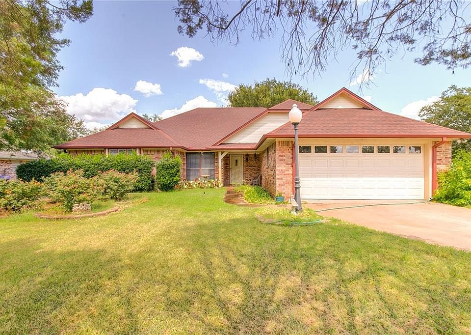 1st image of 1805 W Spanish Oak Dr