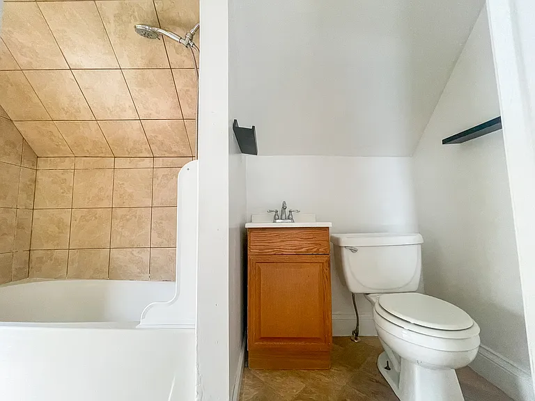 206 Maple St #4 — Photo 11