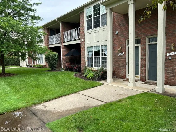 13196 Canopy Dr, Sterling Heights, MI 48313