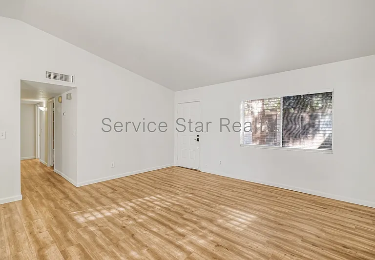 909 W Malibu Dr — Photo 8