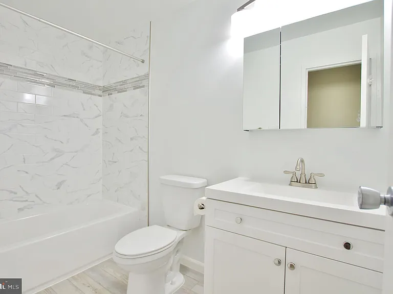 8612 Walutes Cir #B — Photo 17