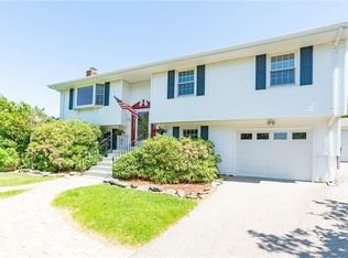 29 Algonquin Dr, Middletown, RI 02842