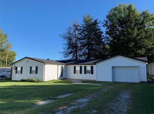 914 Ward St, Greenville, IL 62246