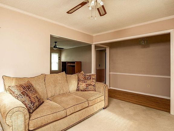 3rd image of 7 Coachman Ct