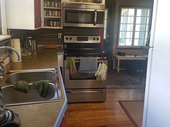 5th image of 802 Litchfield St