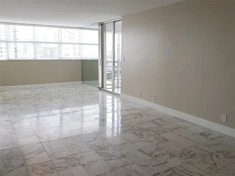 100 Golden Isles Dr #Penthouse 7 — Photo 6