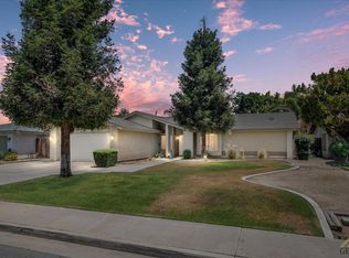 6208 Summerfield Dr, Bakersfield, CA 93313