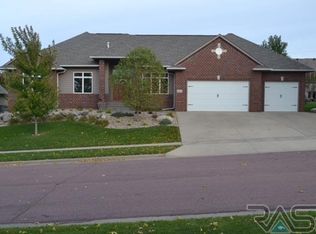 5504 S Jersey Tess Dr, Sioux Falls, SD 57108