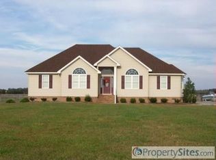 2420 Peartree Rd, Elizabeth City, NC 27909