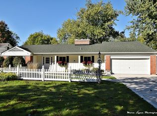 411 N Kingsway Dr, Aurora, IL 60506