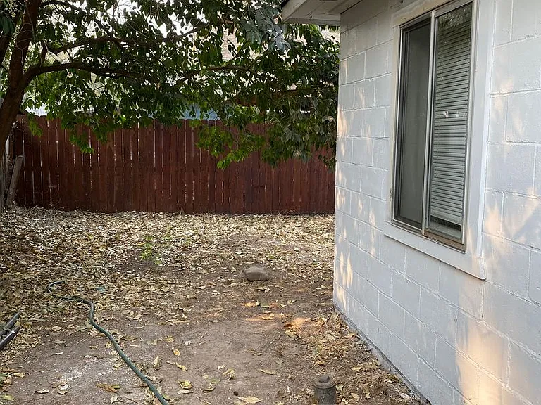 1642 Mulberry St — Photo 19