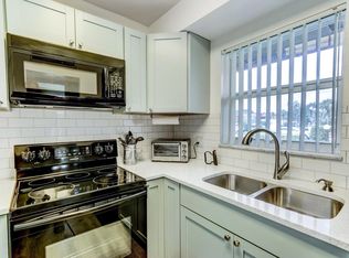 12019 W Greenway Dr APT 108, Royal Palm Beach, FL 33411