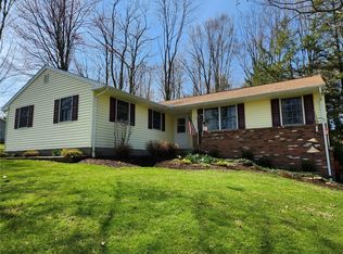 8758 Horseshoe Dr, Erie, PA 16510