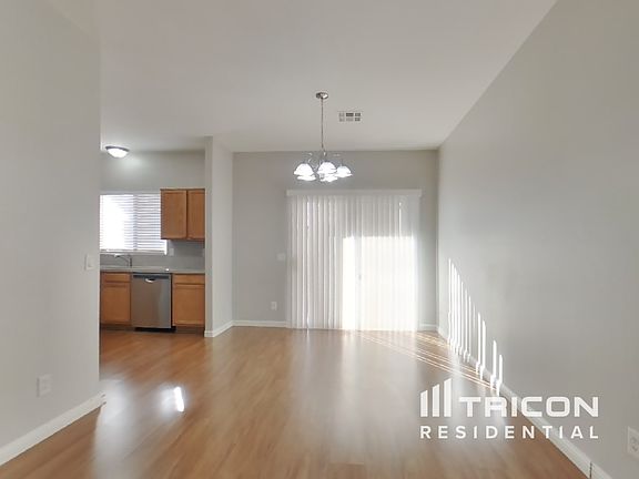 4th image of 22230 N 29th Dr