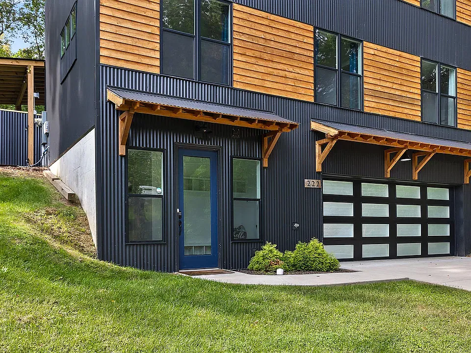 222 Sweetland Dr