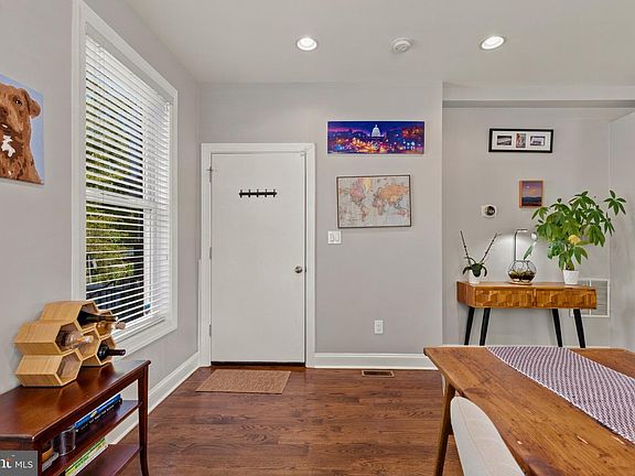 5th image of 301 K St NE #1