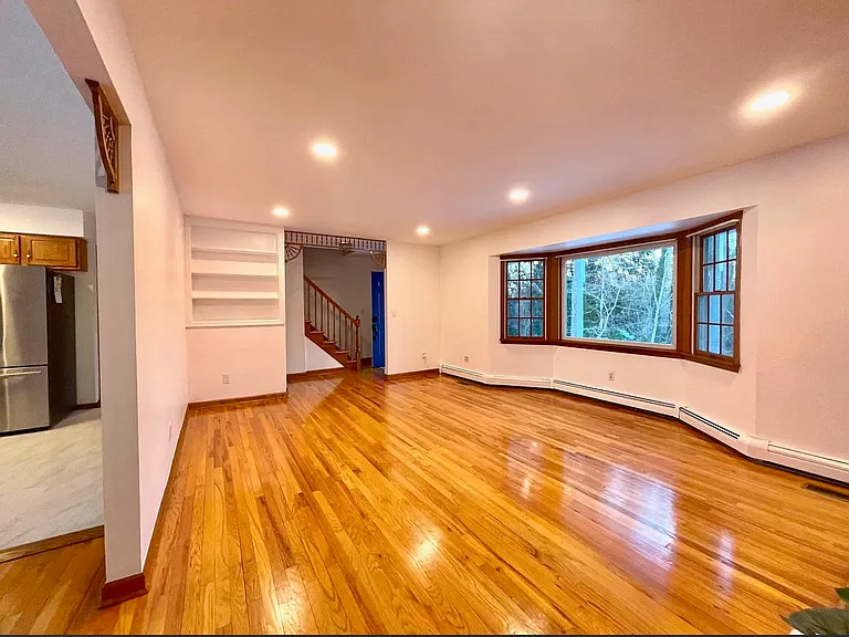 214 Old Town Rd — Photo 3