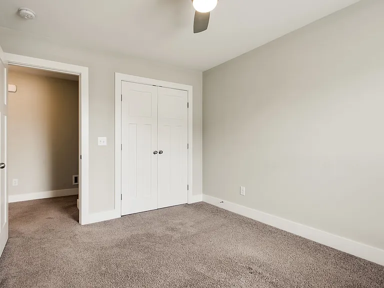 5715 California Ave — Photo 8