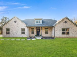 304 Bradley St, Tioga, TX 76271