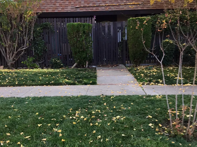 5496 Roundtree Dr — Photo 1