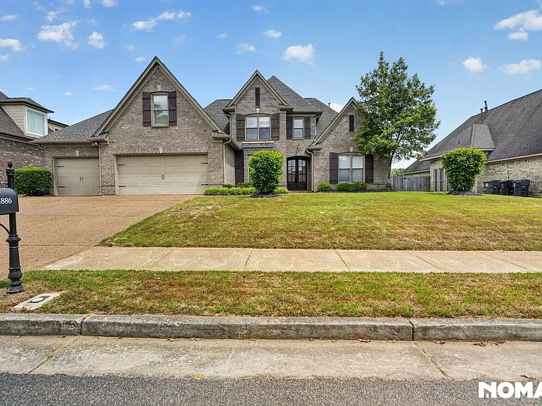 4886 Fox Springs Dr — Photo 2