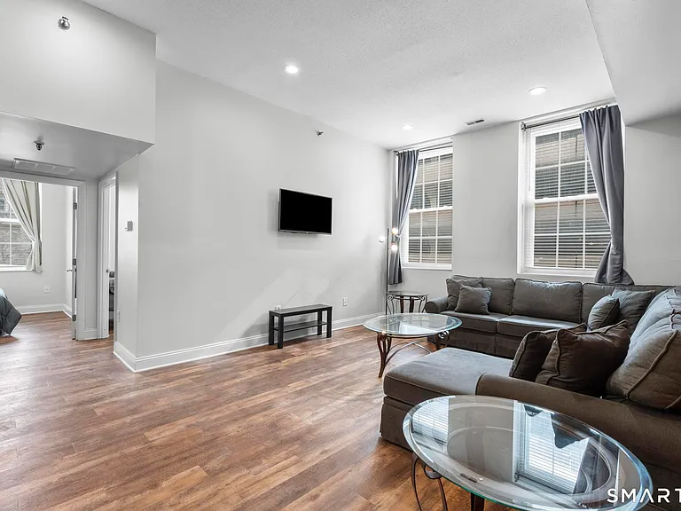 196 Crown St #209 — Photo 16